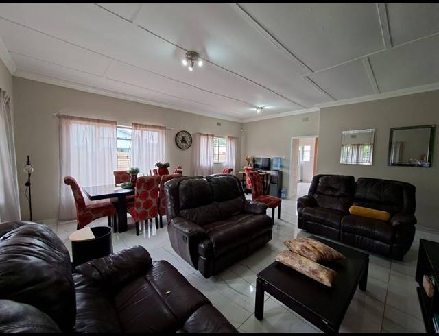3 BEDROOM HOUSE FOR SALE IN THREE RIVERS